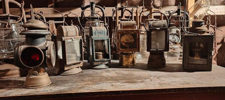 Lot de lampes ferroviaires, lampes au carbure et à pétrole, Collections, Photos & Gravures, Photo, Enlèvement ou Envoi