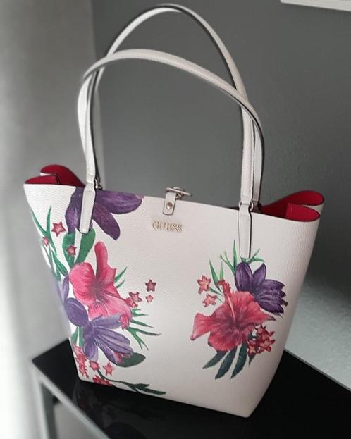 Zomerse handtas met bloemen - shopper - GUESS, Handtassen en Accessoires, Tassen | Damestassen, Nieuw, Shopper, Wit, Ophalen of Verzenden