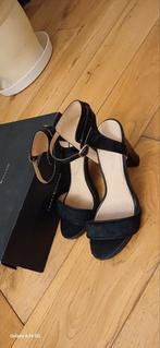 Escarpins T.37 Tommy Hilfiger noir, Vêtements | Femmes, Chaussures, Noir, Escarpins