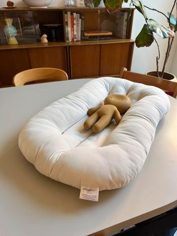 Babynestje van Snuggle Me Organic beschikbaar voor biedingen