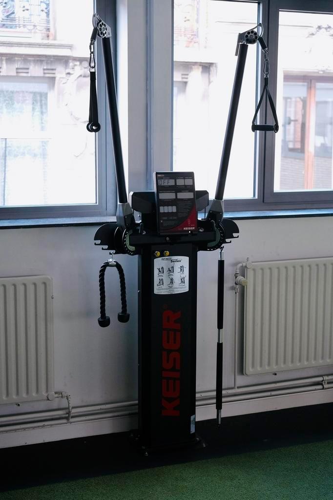Keiser Functional Trainer, Sport en Fitness, Fitnessmaterialen, Zo goed als nieuw, Armen, Ophalen