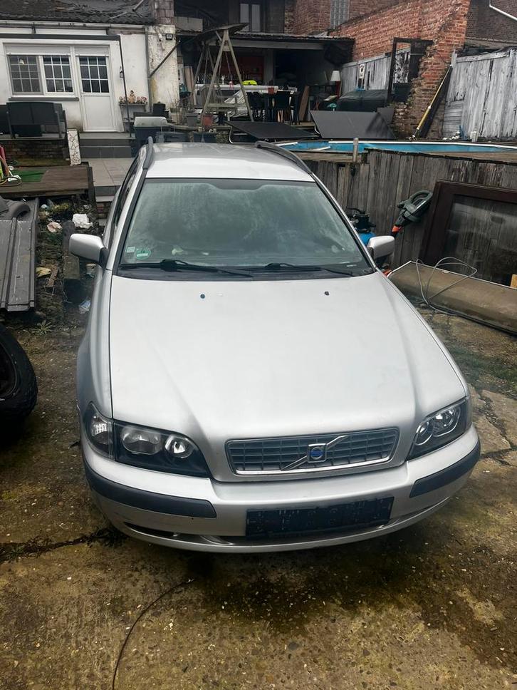 Volvo v40 1.8/LPG 2004, Autos, Volvo, Particulier, V40, LPG, Break, 5 portes, Automatique, Argent ou Gris, Noir, Enlèvement