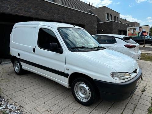 Peugot partner, Auto's, Bestelwagens en Lichte vracht, Particulier, Radio, Peugeot, Benzine, 3 deurs, Handgeschakeld, Wit, Blauw