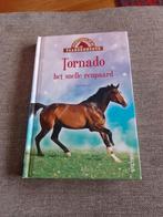 Pippa Funnell - Tornado het snelle renpaard, Boeken, Ophalen of Verzenden, Zo goed als nieuw, Pippa Funnell