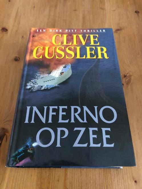 Clive Cussler : Inferno op zee ( thriller ) hardcover, Boeken, Thrillers, Zo goed als nieuw, Ophalen of Verzenden