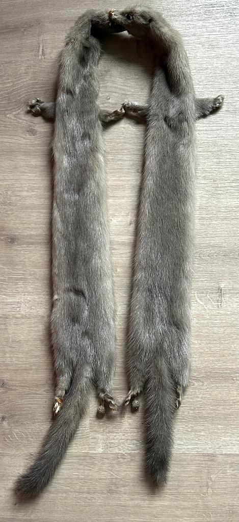 Vintage zilveren sjaal van nertsbont, Kleding | Dames, Mutsen, Sjaals en Handschoenen, Zo goed als nieuw, Sjaal, Maat 38/40 (M)