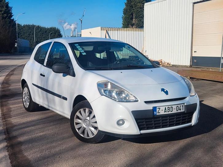 Renault clio 1.5 dci eco euro5A utilitaire 2011 avec ct***, Auto's, Renault, Bedrijf, Te koop, ABS, Airbags, Airconditioning, Bochtverlichting