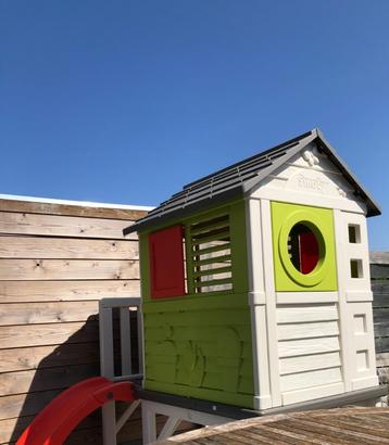 Speelhuisje met glijbaan  beschikbaar voor biedingen