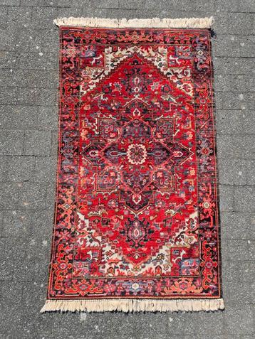 Perzische tapijt van Louis Depoortere. 160cm x 90cm. Weg weg beschikbaar voor biedingen