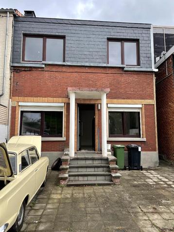 Huis met 4 slaapkamers + tuin beschikbaar voor biedingen