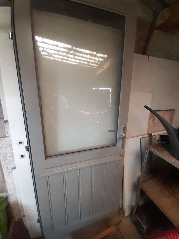 Porte extérieure en méranti presque neuve et robuste, Bricolage & Construction, Fenêtres & Moustiquaires, Porte extérieure, Verre