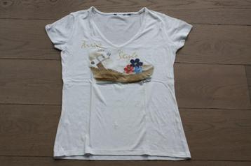 Mooi wit T-shirt van River Woods met opdruk van zomerschoen,