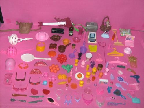 Lot barbie spulletjes, lakens, kussentjes., Enfants & Bébés, Jouets | Poupées, Utilisé, Barbie, Enlèvement ou Envoi