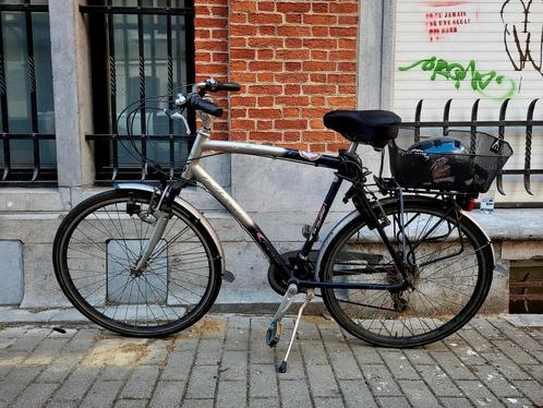 Vélo de ville 7 vitesses + casque & 4 antivols, Fietsen en Brommers, Fietsen | Heren | Herenfietsen, Gebruikt, Versnellingen, Ophalen