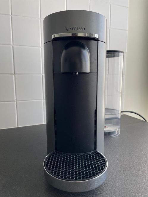 Nespresso Vertuo koffiemachine, Elektronische apparatuur, Koffiezetapparaten, Gebruikt, Koffiepads en cups, Koffiemachine, 1 kopje