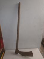 Très vieille hache, Enlèvement