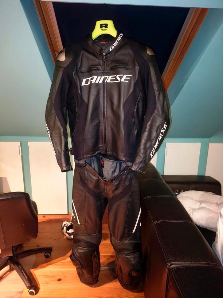 Dainese 2-delig leren motorpak maat 104 – topstaat, Motoren, Kleding | Motorkleding, Combipak, Heren, Tweedehands, Ophalen
