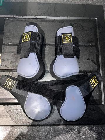 Peesbeschermers en springschoenen Fouganza/BR/Norton beschikbaar voor biedingen