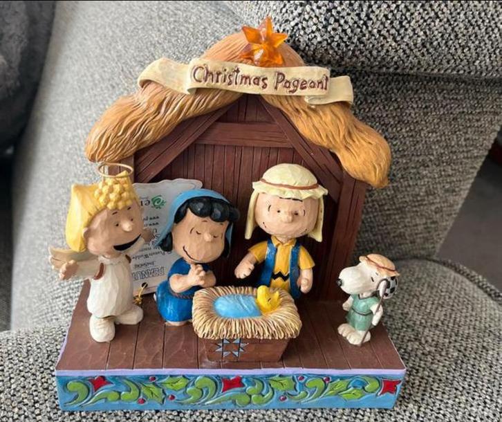 Kerststal SNOOPY by jim shore met licht NIEUW🎄🎄🎄, Diversen, Kerst, Nieuw, Ophalen