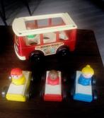 Vintage Fisher-Price bus +3 auto's +4 figuurtjes, Gebruikt, Ophalen of Verzenden, Auto of Voertuig