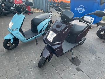 Twee mooie scooters elektrisch Lifam c3  beschikbaar voor biedingen