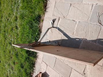 Afstel ijzer beschikbaar voor biedingen