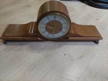 Vintage houten tafelklok Westminster  beschikbaar voor biedingen