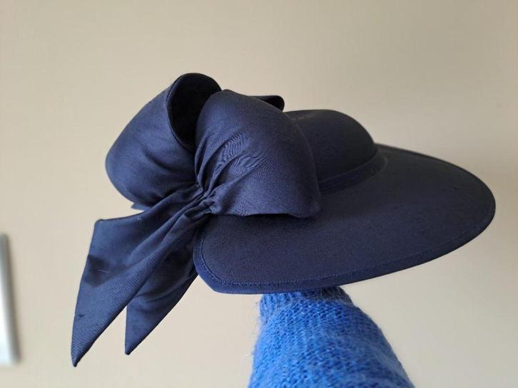 Prachtige dameshoed, Kleding | Dames, Hoeden en Petten, Zo goed als nieuw, Hoed, Ophalen