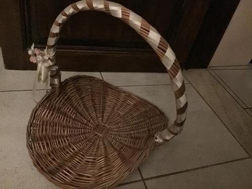 Gevlochten ambachtelijke manden, Huis en Inrichting, Woonaccessoires | Schalen en Manden, Mand, Ophalen of Verzenden