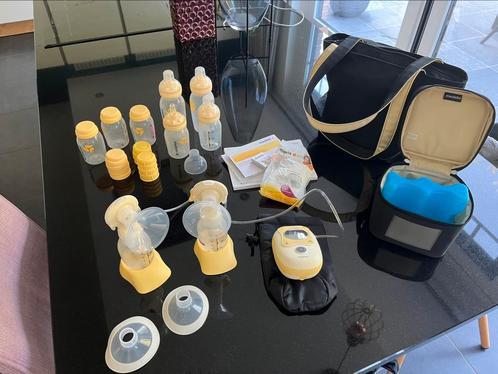 Medela freestyle borstkolf met toebehoren en draagtas, Kinderen en Baby's, Babyvoeding en Toebehoren, Zo goed als nieuw, Borstkolf