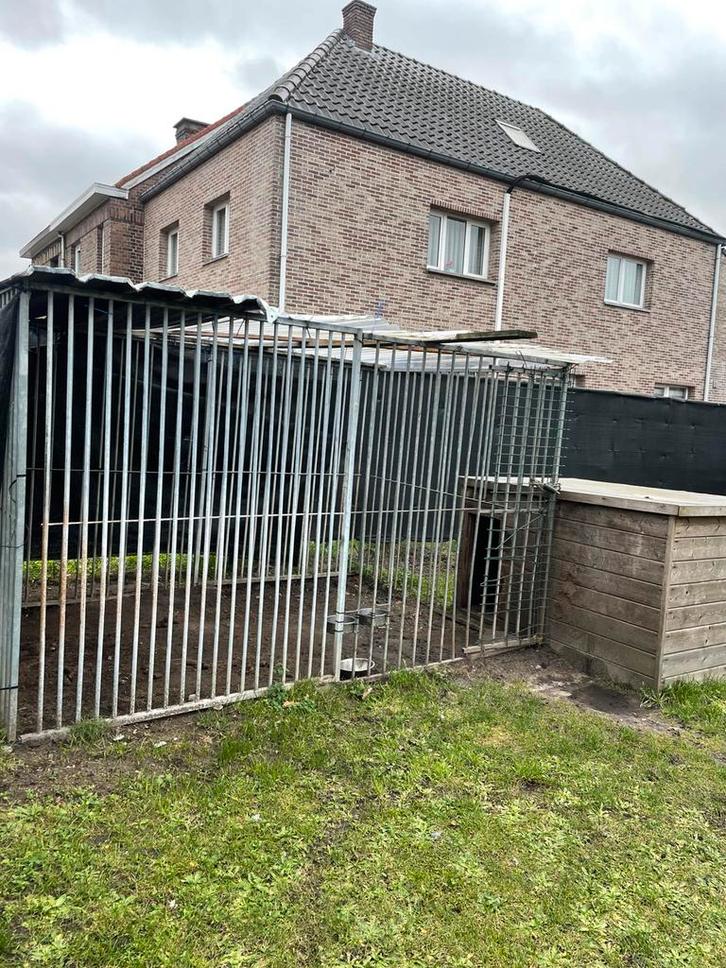 Kennel met Geïsoleerd Hondenhok – Compleet met 6 Panelen, Dieren en Toebehoren, Hondenhokken, Gebruikt, Hondenkennel, 100 cm of meer