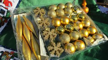 Gouden kerstballen met piek beschikbaar voor biedingen