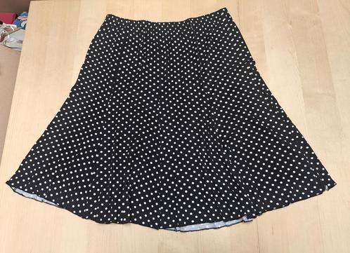 Zwarte rok met witte bollen maat XL, Kleding | Dames, Rokken, Zo goed als nieuw, Maat 46/48 (XL) of groter, Zwart, Knielengte