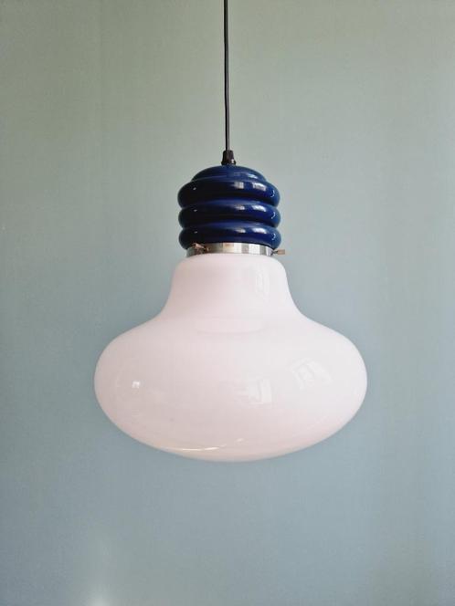 Vintage witte opaline hanglamp, jaren 70, Huis en Inrichting, Lampen | Hanglampen, Gebruikt, Glas, Metaal, Ophalen of Verzenden