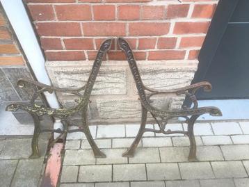 2 mooie, oude gietijzeren bankpoten, Antiek en Kunst, Curiosa en Brocante, Ophalen