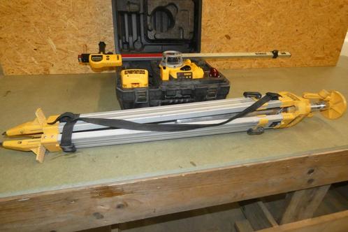 Dewalt Laser + statief + meetstaaf, Doe-het-zelf en Bouw, Meetapparatuur, Gebruikt, Ophalen