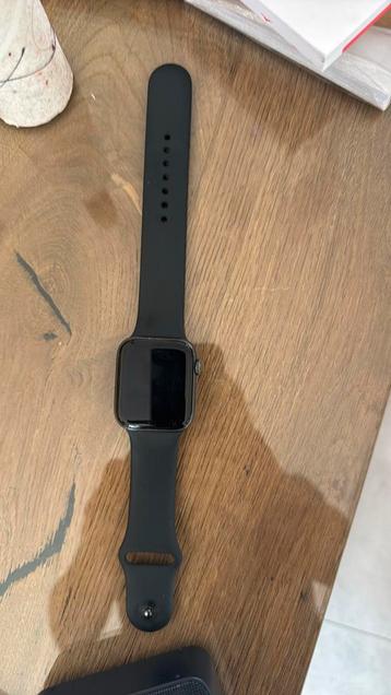 Apple watch 4 44mm defect beschikbaar voor biedingen