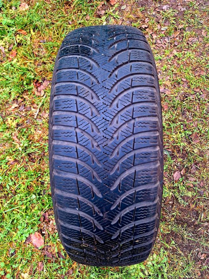 Winterbanden Michelin 185/60 R15 op velg, Auto-onderdelen, Banden en Velgen, Banden en Velgen, Winterbanden, 15 inch, 185 mm, Personenwagen