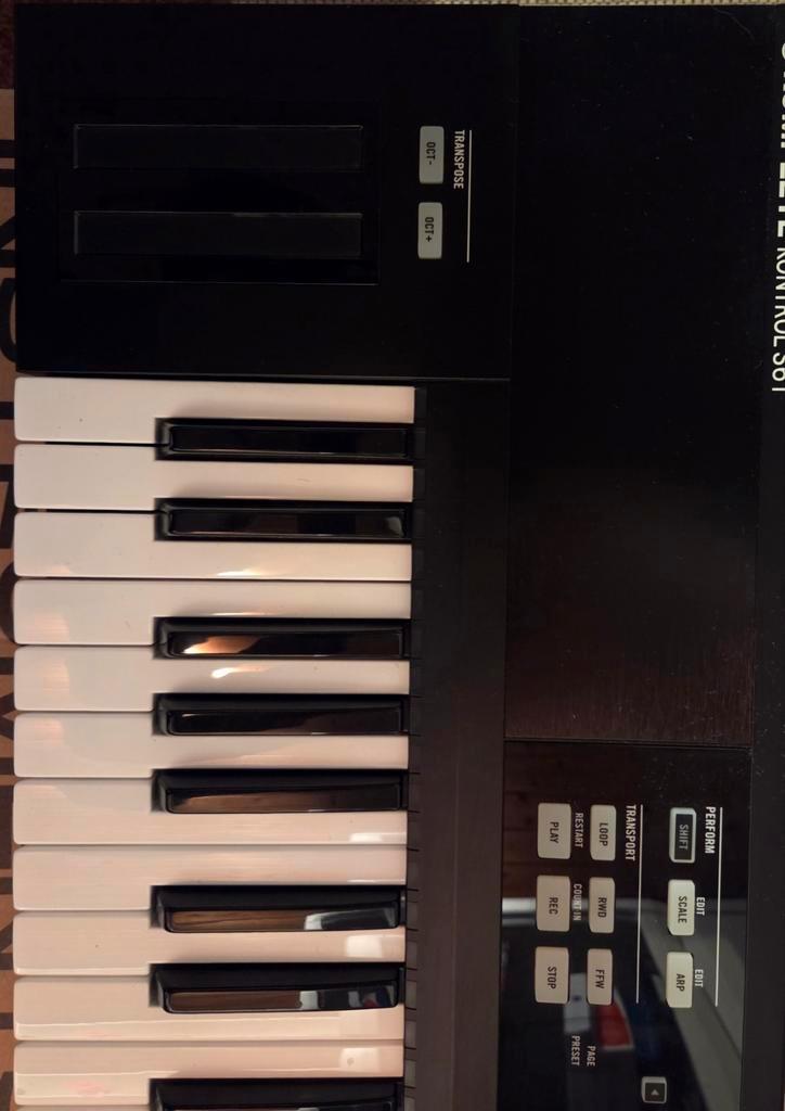Native Instruments Komplete Kontrol S61 MK1, Muziek en Instrumenten, Midi-apparatuur, Zo goed als nieuw, Ophalen of Verzenden