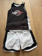 Tenue basket - 8 ans, Ophalen, Zo goed als nieuw