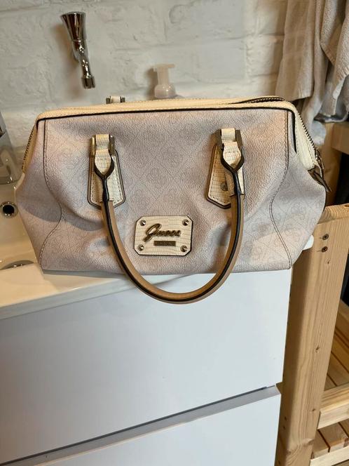 Guess Tas Park Lane Frame Satchel Cement, Handtassen en Accessoires, Tassen | Damestassen, Zo goed als nieuw, Roze, Ophalen
