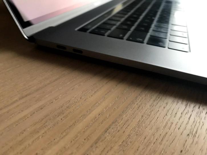 MacBook Pro 1 TB SSD + nieuwe batterij (20 batterijcycli), Computers en Software, Apple Macbooks, Refurbished, MacBook Pro, 15 inch