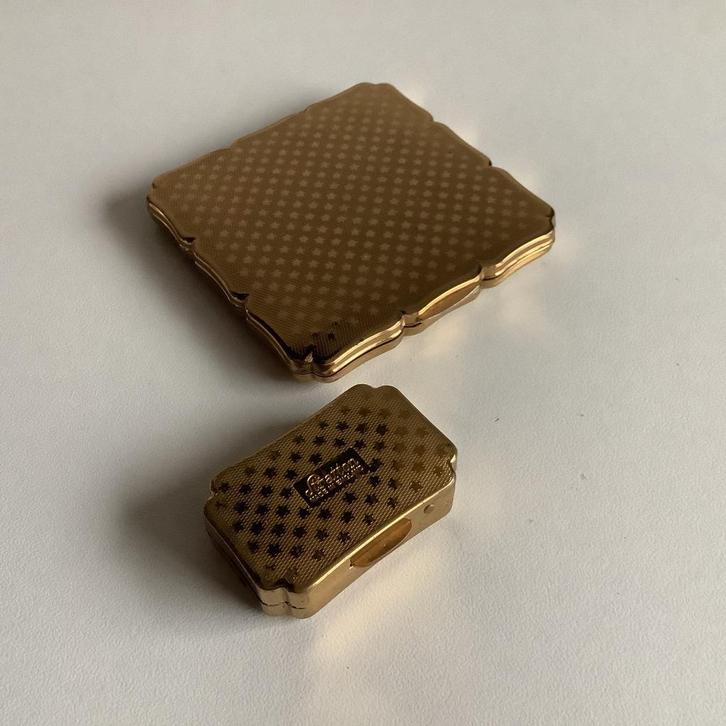 Setje Stratton poederdoos en pillendoosje, Antiek en Kunst, Curiosa en Brocante, Ophalen of Verzenden