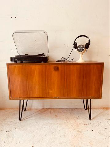 Vintage retro platen/ barmeubel beschikbaar voor biedingen