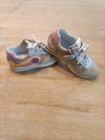 Kinderschoenen maat 29, Ophalen