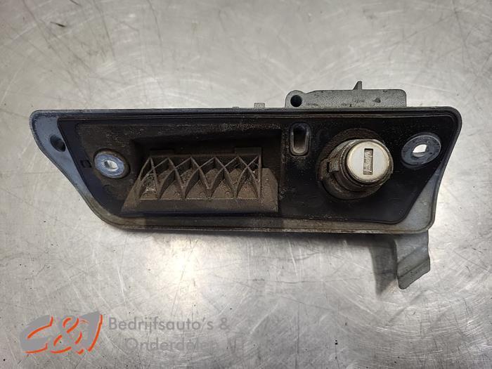 Handgreep Achterklep van een Volkswagen Caddy (XXXXXXXX), Auto-onderdelen, Carrosserie, Volkswagen, Gebruikt, 3 maanden garantie