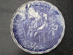 Bord Delfts blauw Boch herberg, personen met kaarten, drank, Antiek en Kunst, Ophalen of Verzenden
