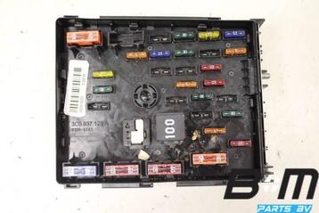 Zekeringkast in motorruimte VW Passat B6 3C0937125A beschikbaar voor biedingen