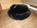 Chapeau/chapeau en velours noir avec bordure en fourrure, Comme neuf, Bonnet, Enlèvement ou Envoi