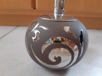 Decoratieve olielamp.  beschikbaar voor biedingen